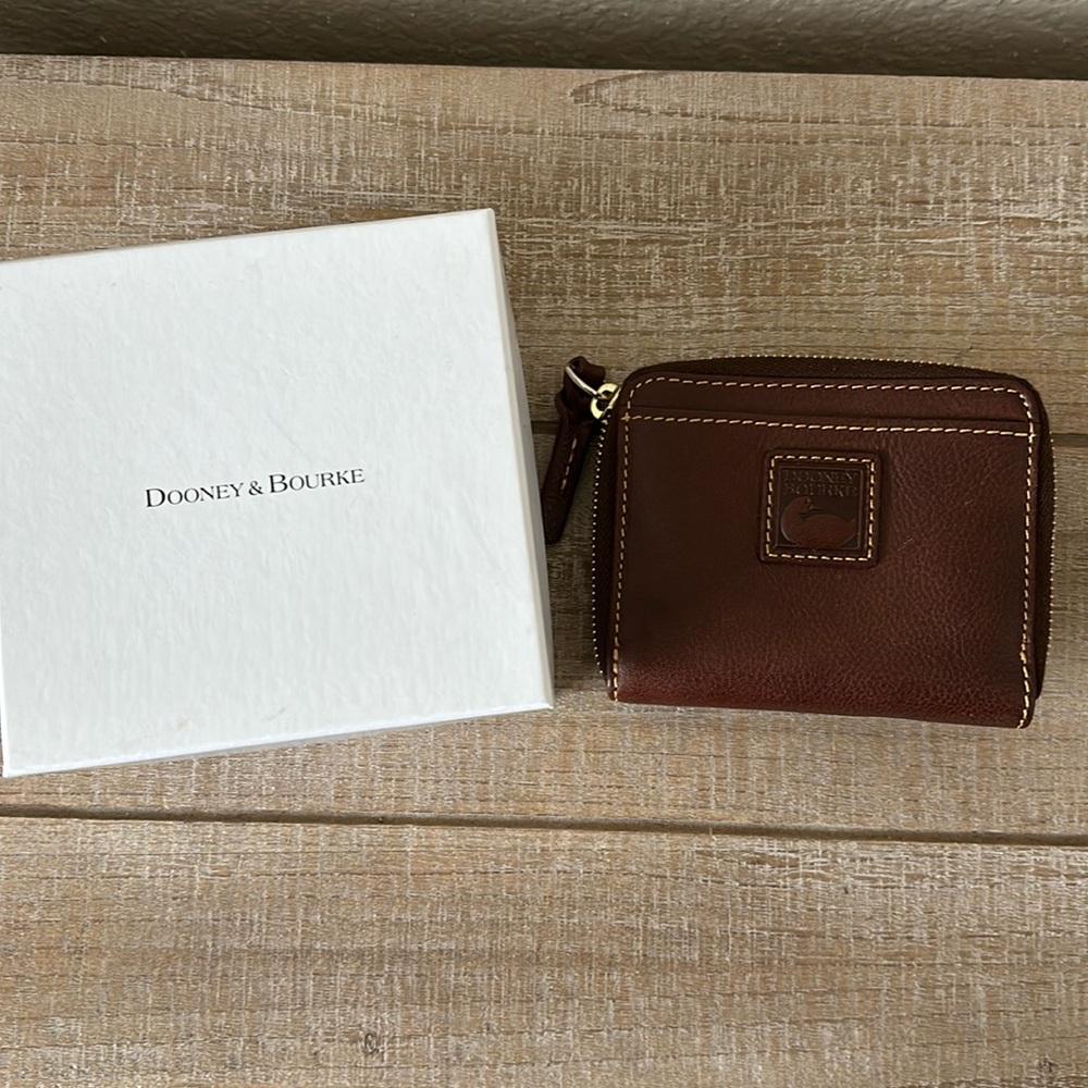 Dooney & Bourke wallet